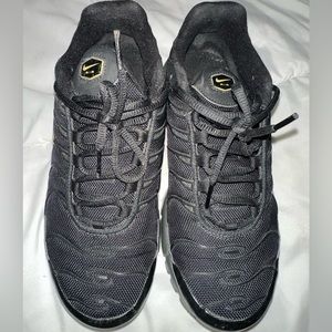 Nike Airmax Sneakers🖤